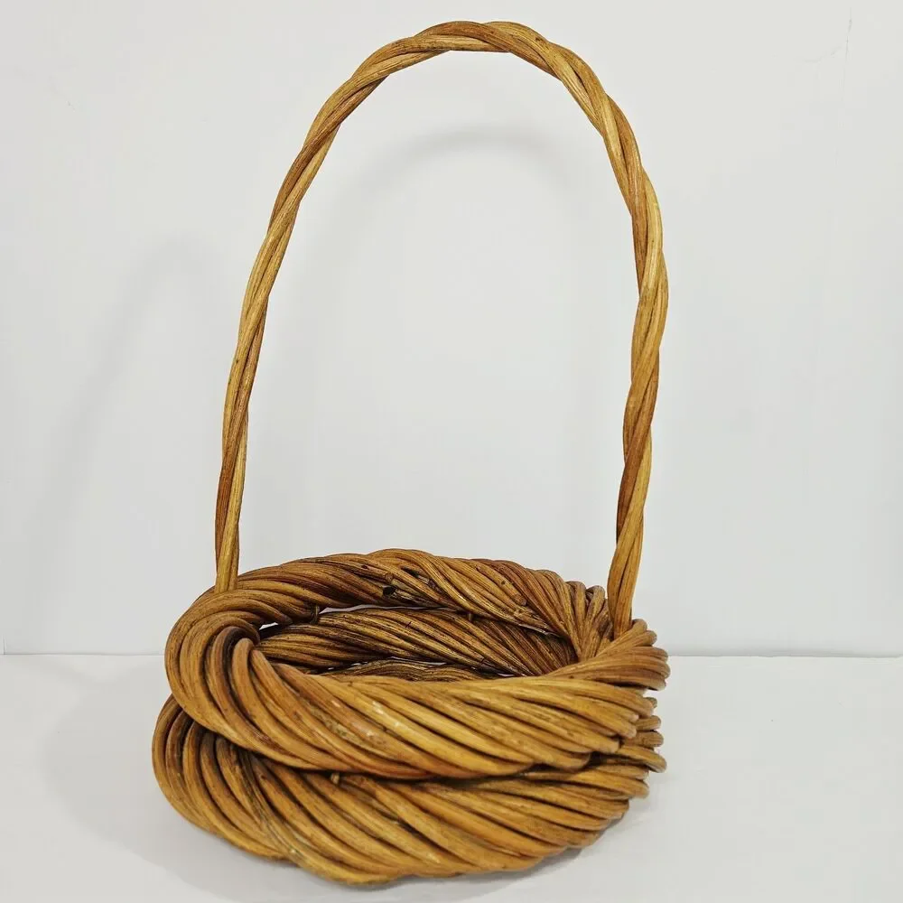 Vtg Wicker Basket with Handle Round Honey Willow Primitive Very Sturdy Handmade